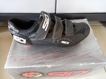Chaussures de vélo Sidi's taille 39 (neuves)