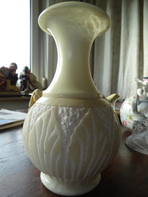 Vase en albâtre vase vintage en albâtre vase vintage 21cm, Maison & Meubles, Accessoires pour la Maison | Vases, Comme neuf, Autres couleurs
