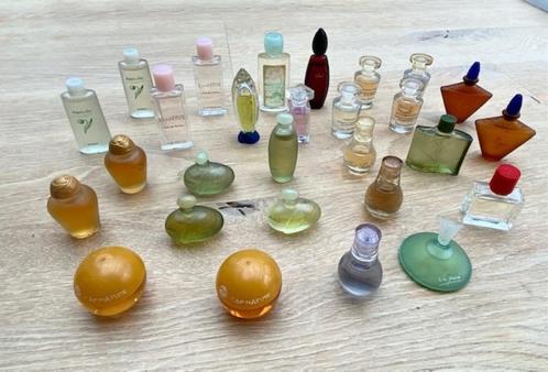 Bouteilles Yves Rocher miniatures vintage, Collections, Parfums, Comme neuf, Miniature, Plein, Enlèvement ou Envoi