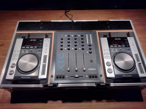 DJ Set Dateq XTC + 2 x Pioneer CDJ200 in FlightCase, Muziek en Instrumenten, Dj-sets en Draaitafels, Zo goed als nieuw, Dj-set