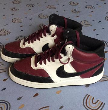 Baskets Nike, taille 42