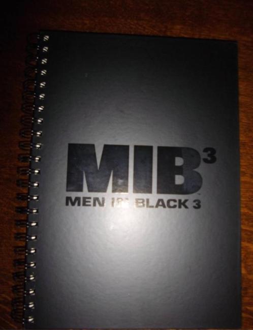 Men In Black 3 - MIB3 - Nouveau grand classeur, Livres, Livres d'étude & Cours, Neuf, Enlèvement ou Envoi