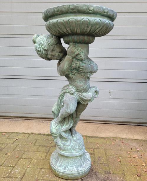 Groot kunstwerk Engel die een fontein waterspuwer bloempot, Tuin en Terras, Waterpartijen en Fonteinen, Zo goed als nieuw, Fontein