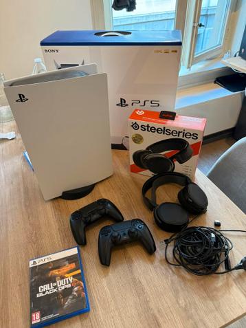 PlayStation 5 Disk + 2x controllers, Headset & Black ops 6