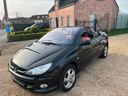 Peugeot 206 cabrio / benzine / al gekeurd, Auto's, Peugeot, Bedrijf, Zetelverwarming, Benzine, Leder, Ophalen