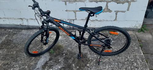 Vélo VTT Muddyfox Garçon 24" noir, orange et bleu, Fietsen en Brommers, Fietsen | Jongens, Gebruikt, 24 inch, Handrem, Versnellingen