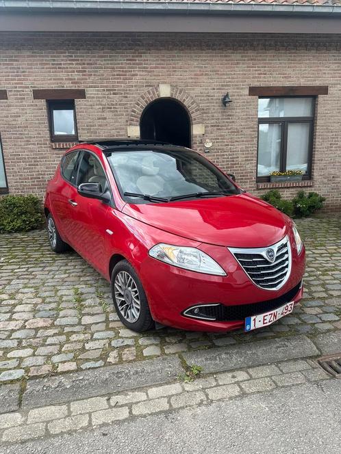 Lancia ypsilon 1.2i benzine 28.000km full option, Autos, Lancia, Particulier, Ypsilon, Essence, Euro 5, 5 portes, Boîte manuelle