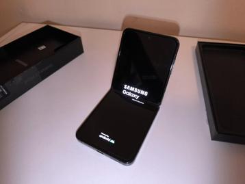 Samsung Galaxy ZFlip 4 128Go Graphite + coque