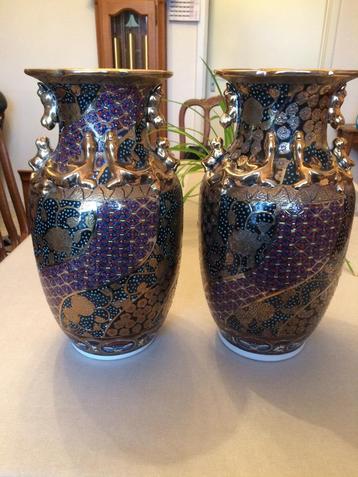 Deux vases chinois 70 €/pièce ; 120€ pour 2 