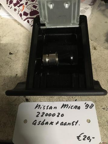 Nissan Micra '98 asbak + aansteker