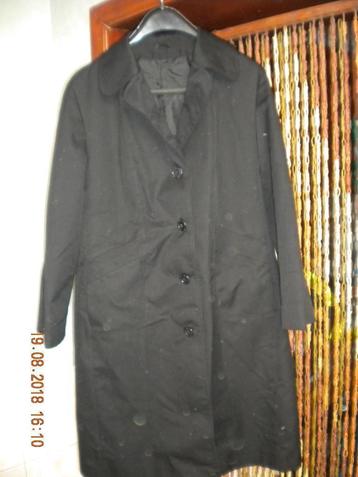 Zwarte (regen)mantel