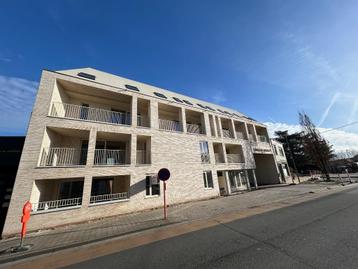 Lichtrijk nieuwbouw appartement met terras en tuin.