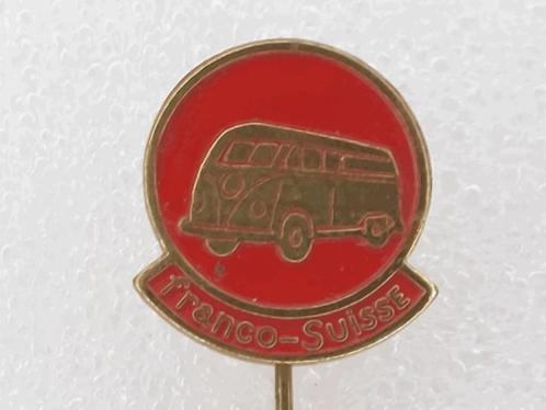 SP2101 Speldje Franco-Suisse VW bus rood, Collections, Broches, Pins & Badges, Utilisé, Enlèvement ou Envoi