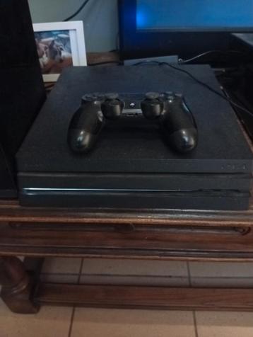 La PlayStation 4 Pro 1 Terra fonctionne parfaitement.