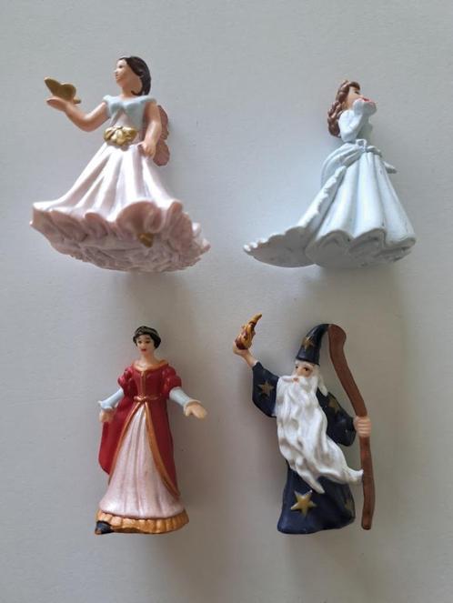 Jolies mini-figurines Papo : 3 princesse et 1 magicien Merli, Collections, Jouets miniatures, Comme neuf, Enlèvement ou Envoi