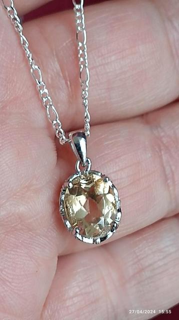 Beau pendentif en argent massif avec citrine naturelle 