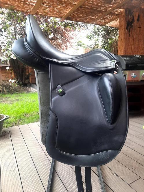 Selle de dressage, Animaux & Accessoires, Chevaux & Poneys | Selles, Comme neuf, Dressage, Enlèvement ou Envoi