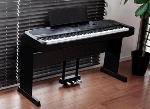 Yamaha DGX-670B piano als nieuw, Muziek en Instrumenten, Piano's, Zo goed als nieuw, Piano, Zwart, Ophalen