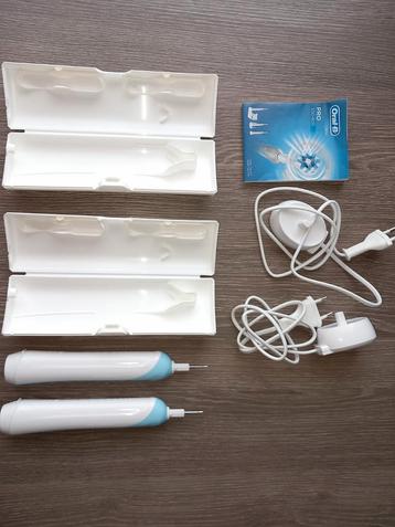 Twee Oral-B Pro 700 Sensi Ultrathin borstels