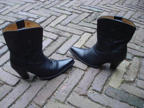 Bottes de cowboy Bohoo Sendra noires de luxe, livraison grat, Vêtements | Femmes, Chaussures, Comme neuf, Bottes hautes, Noir