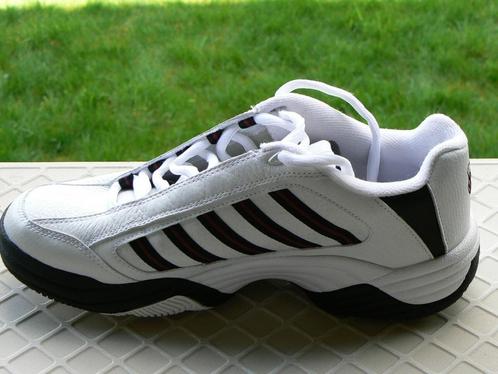 Chaussures tennis ou sportswear K-SWISS 42 NEUVES, Sports & Fitness, Tennis, Neuf, Chaussures, K-Swiss, Enlèvement ou Envoi