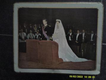 Vintage koninklijk huwelijksblik