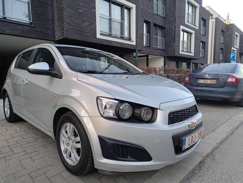 CHEVROLET AVEO 1.4 ESSENCE- 2013  61000KM, Autos, Chevrolet, Entreprise, Achat, Aveo, ABS, Caméra de recul, Air conditionné, Bluetooth