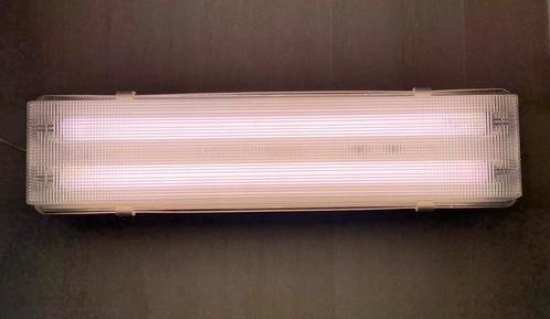 Luminaire TL avec 2 nouveaux tubes TL T8 G13 18 W 1350 Lm, Maison & Meubles, Lampes | Appliques, Utilisé, Synthétique, Enlèvement ou Envoi