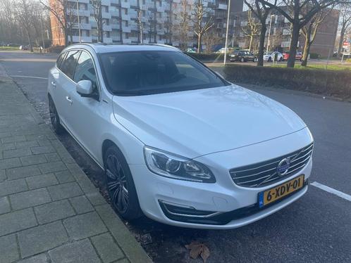 Volvo V60 2.4 D6 AWD Plug-In Hybrid Summum, Auto's, Volvo, Particulier, V60, 4x4, ABS, Achteruitrijcamera, Airbags, Airconditioning