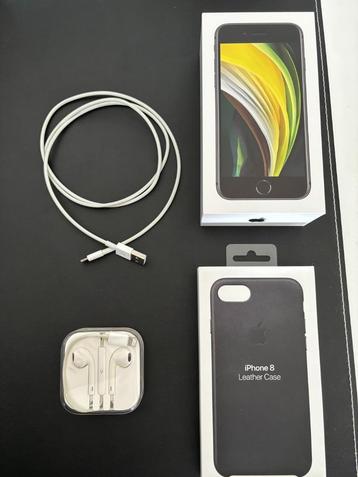 Apple Iphone SE 2020 64GB + Hoesje + Oortjes + Oplaadkabel