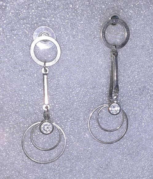 oorstekers zilveren cirkels met witte diamantjes, Bijoux, Sacs & Beauté, Boucles d'oreilles, Neuf, Puces ou Clous, Autres matériaux