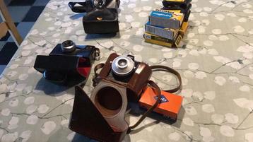 Drie fotocamera’s kodak en agfa voor verzamelaars