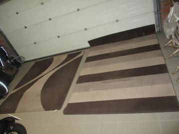 2 grote tapijten , matten , vloerbekleding , beige bruin 
