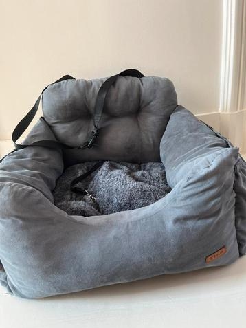 Autostoel hond grijs merk Zolia 55 cm* 55 cm