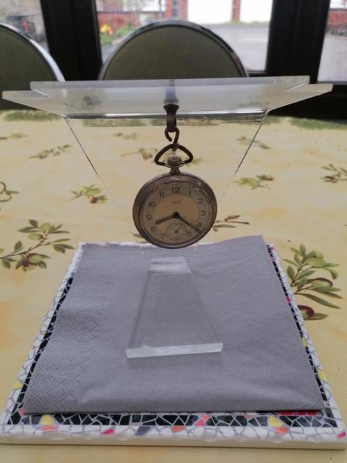 Porte-montre en plexiglas avec montre de gousset vintage, Antiquités & Art, Antiquités | Horloges, Enlèvement ou Envoi