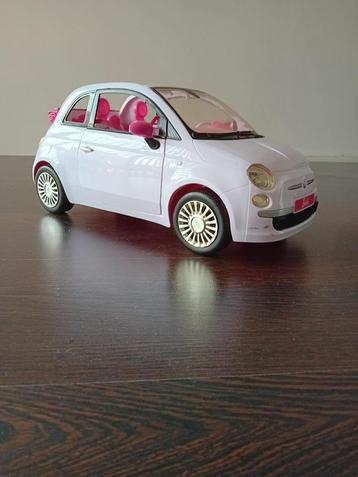 Rij in Stijl met de Witte Barbie Fiat-auto!