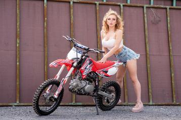 Nieuwe Pitbike PRO RFZ 140cc Rood 17" TOPDEAL