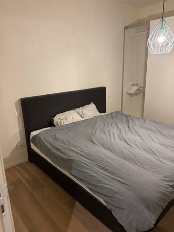 Gratis: Tweepersoonsbed met matras