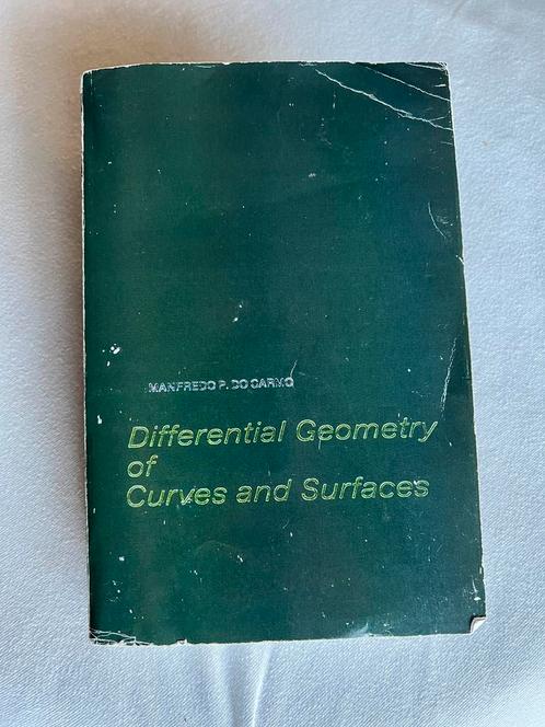 Géométrie différentielle des courbes surfaces Manfredo 1976, Livres, Technique, Utilisé, Géotechnique, Enlèvement ou Envoi