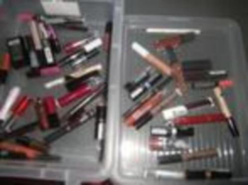 lot de rouge à lèvres, Bijoux, Sacs & Beauté, Beauté | Cosmétiques & Maquillage, Enlèvement ou Envoi