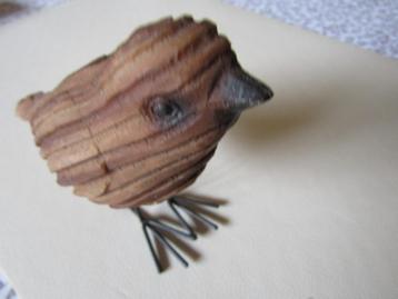 Etonnante  statuettes d'oiseaux, en résine imitation bois