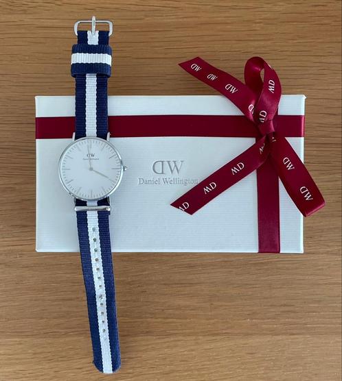 Horloge Daniel Wellington 36 mm zilver, Handtassen en Accessoires, Armbanden, Zo goed als nieuw, Staal, Zilver, Ophalen of Verzenden