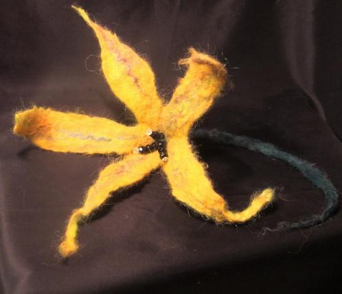 Fleur en feutre fait main : laine d'alpaga, soie (11), Hobby & Loisirs créatifs, Feutre, Neuf, Décoration, Feutre de laine, Envoi