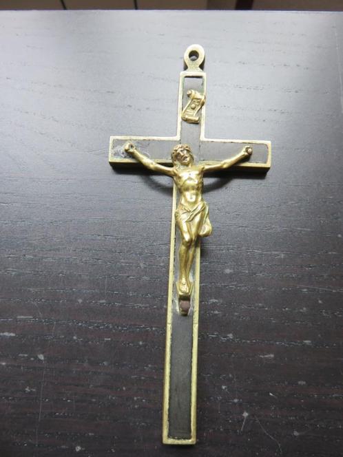 Crucifix bronze ébène: 15cm sur 6 cm, Antiquités & Art, Antiquités | Objets religieux, Enlèvement ou Envoi