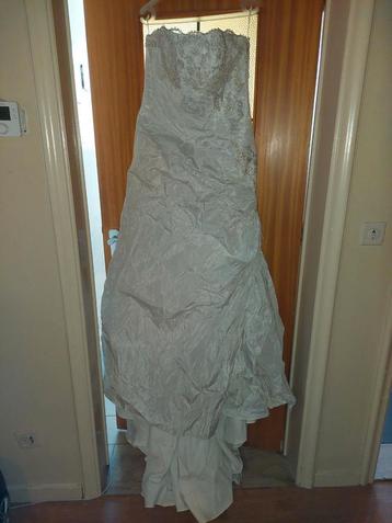 Nouvelle robe de mariée Demetrios