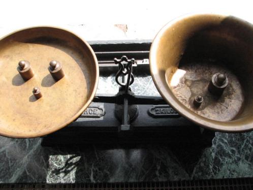 Ancienne balance avec haltères. Châssis en fonte, manche en, Antiquités & Art, Antiquités | Ustensiles de cuisine, Enlèvement