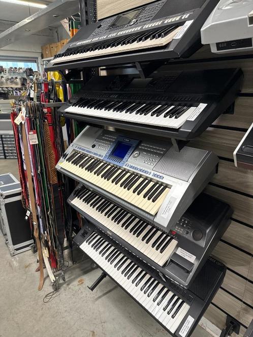 Veel keyboards Korg Yamaha Roland ketron hammond medeli, Musique & Instruments, Claviers, Korg, Enlèvement ou Envoi