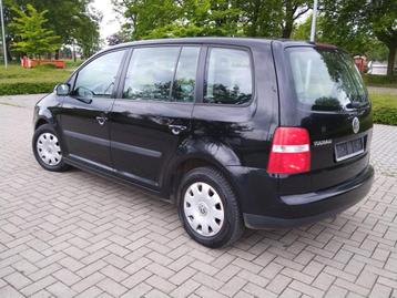 VW Touran / Benzine Euro 4/ 7 plaats en monovolume 