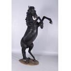 Rearing Stallion — Statue en forme de cheval Hauteur 243 cm