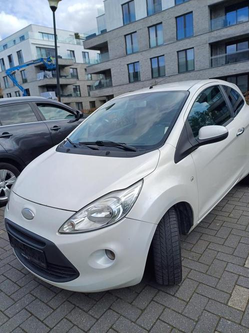 Ford KA, Autos, Ford, Particulier, Ka, ABS, Essence, Euro 5, 5 portes, Boîte manuelle, Blanc, Noir, Tissu, Enlèvement